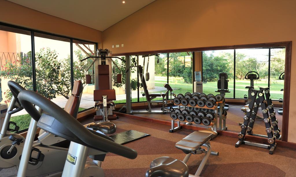 לוסקה M'Kango Golfview Hotel מראה חיצוני תמונה